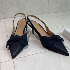 Ann Taylor Leather Mid Heel Dark Denim Bow Slingback Pump Heel. NWT and Box